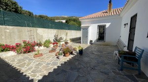 13Tarifarealestate-Villa-Cuarton-straits-views-V-TPC-entrance-patio