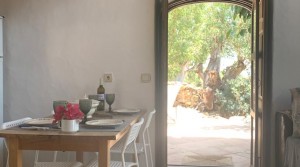 14 tarifarealestate V-TOR-La Peña-cozy-countryhouse-dinning table