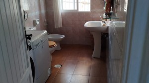 14Tarifarealestate-Duplex-Cuarton-straits-views-V-PCM-bathroom