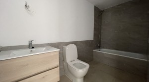 16tarifarealestate-V-TER-terrace-seaviews-bathroom1