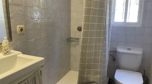 20 tarifarealestate A-TOR-La Peña-cozy-countryhouse-bathroom