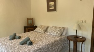 22 tarifarealestate V-TOR-La Peña-cozy-countryhouse-room1