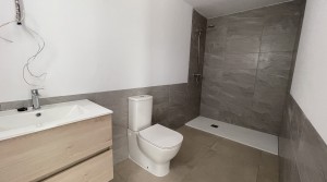 22tarifarealestate-V-TER-terrace-seaviews-bathroom2