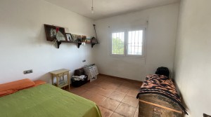 23Tarifarealestate-Villa-Cuarton-straits-views-V-TPC-room3