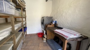 25Tarifarealestate V-SCA-country house-pool-laundry room