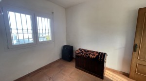 25Tarifarealestate-Villa-Cuarton-straits-views-V-TPC-room3_