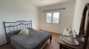 28Tarifarealestate-Villa-Cuarton-straits-views-V-TPC-room2