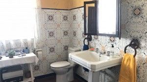 tarifarealestate-V-ERA-property-with-character-Pelayo-bathroom-2